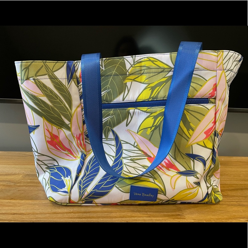 Vera Bradley Drawstring Family Tote Bag in Rainforest Leaves